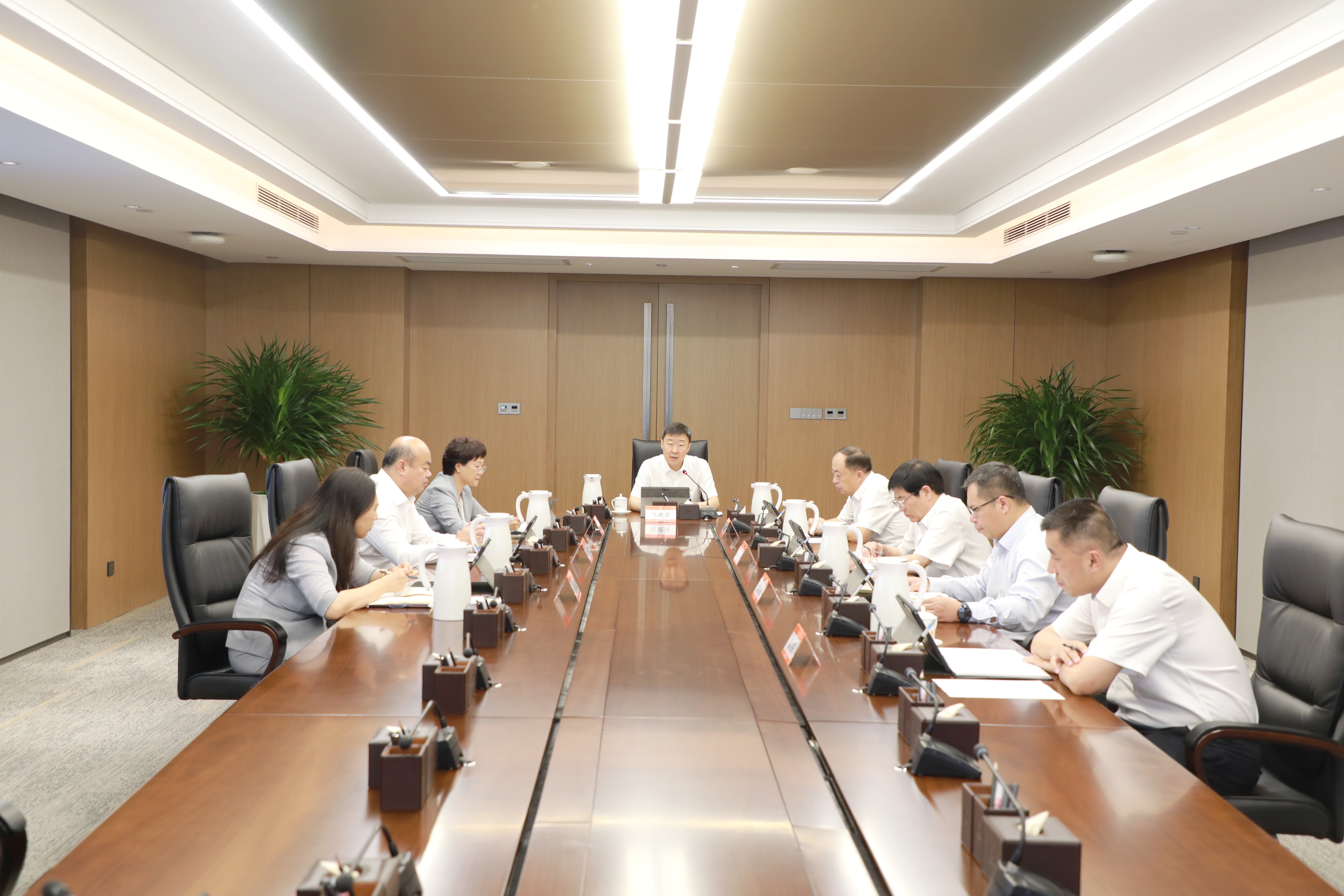 集團(tuán)黨委常委會(huì)召開會(huì)議?傳達(dá)學(xué)習(xí)習(xí)近平總書記重要講話精神?研究有關(guān)事項(xiàng)